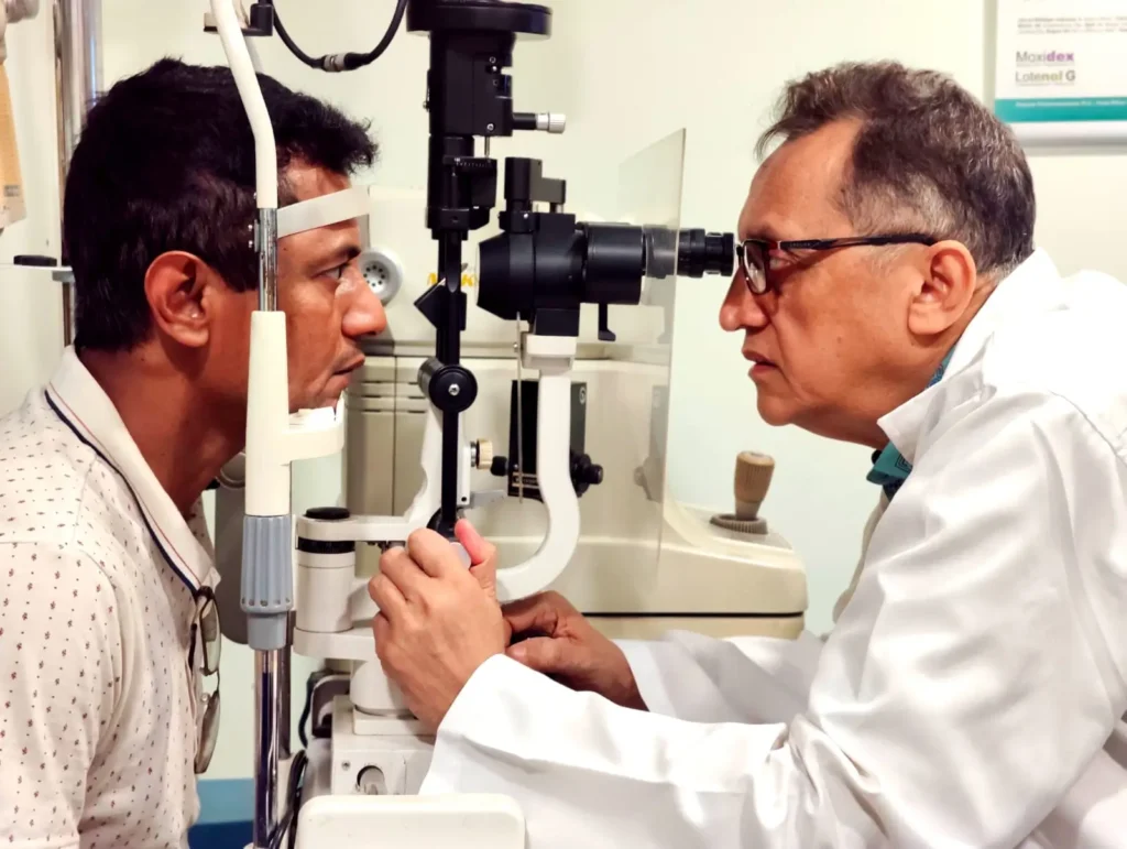 Patient with Dr. Salahuddin Rahmatullah Shaheen - Dr. Md. Salahuddin Rahmatullah Shaheen Professional Gallery