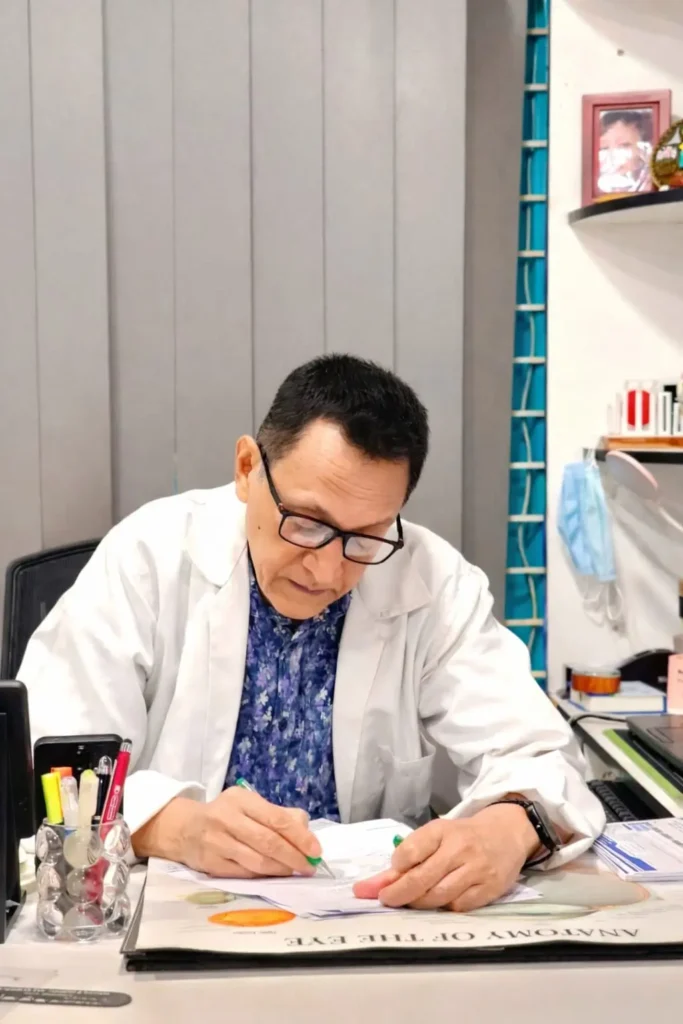 Patient with Dr. Md Salahuddin Shaheen - Dr. Md. Salahuddin Rahmatullah Shaheen Professional Gallery